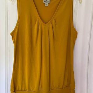 Worthington tank top v-neck stretch